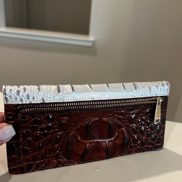 NWOT - BRAHMIN ADY WALLET - SOLD OUT - Toasted Macaroon - AUTHENTIC - Picture 2 of 9